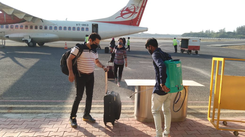 Indian Australians at Airport, PictureSource: Twitter @RameshDutta