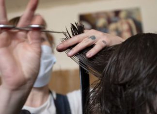 67,000 Australian hairdressers and barbers can save lives from domestic and family abuse
