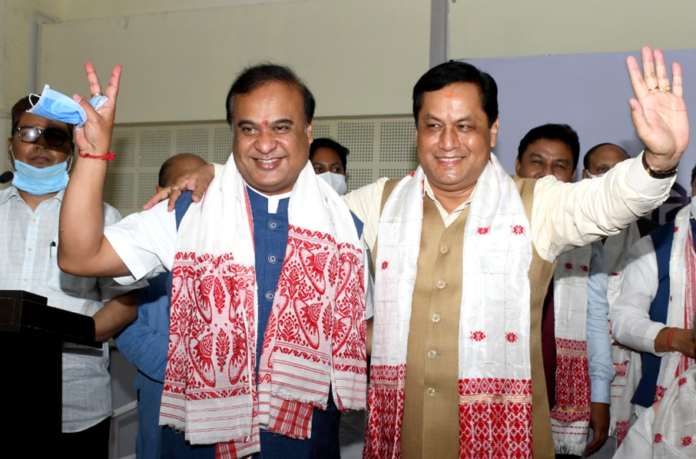CM designate Himanta Biswa Sarma (left) and sarbananda sonowal outgoing CM of Assam, Picture Source: Twitter