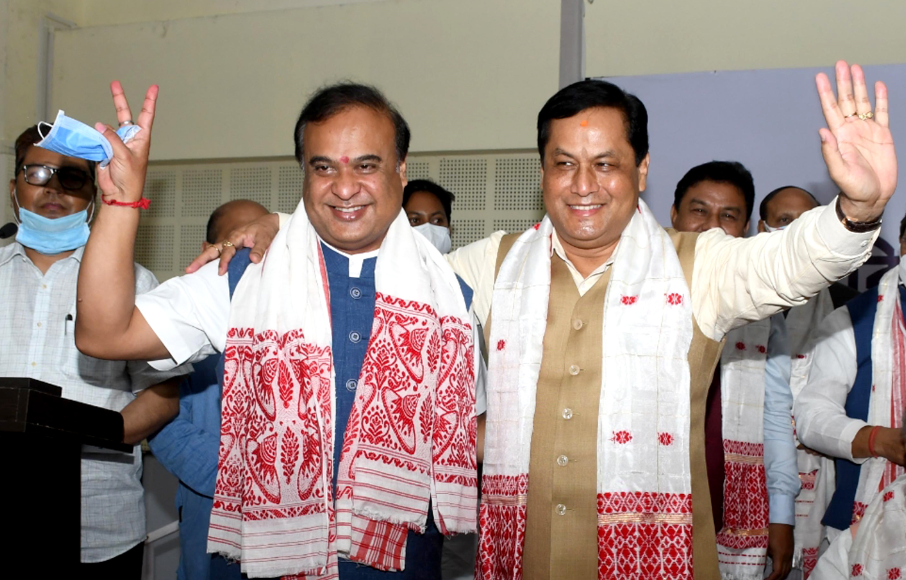 CM designate Himanta Biswa Sarma (left) and sarbananda sonowal outgoing CM of Assam, Picture Source: Twitter