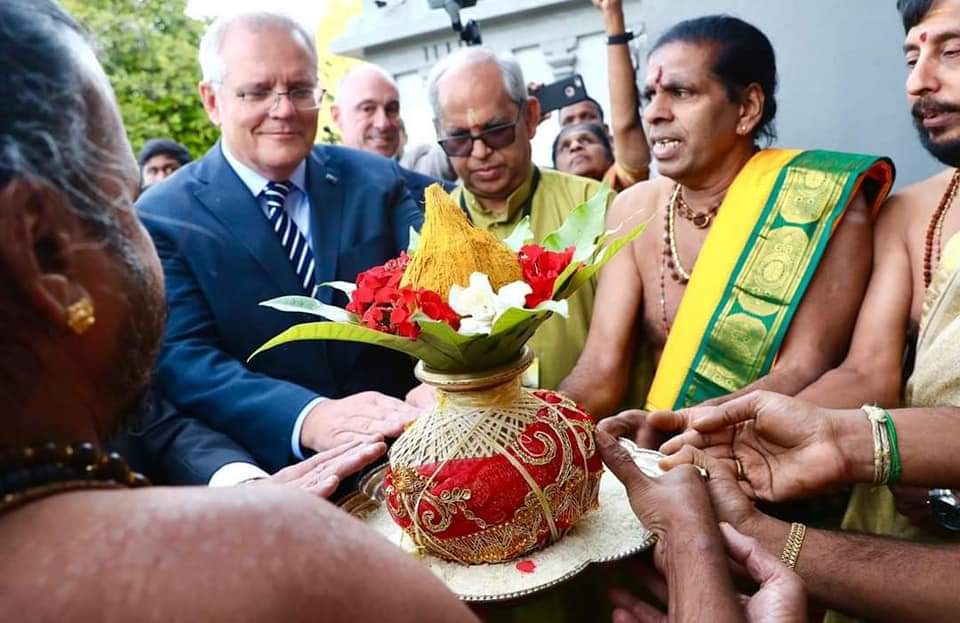 PM Morrison charms Indian-Australians by Dosa making skills 2 Pm Pooja 2