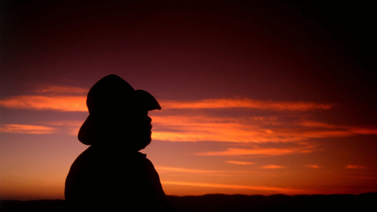 War of narratives: Norms of literary and artistic values in post-colonial world