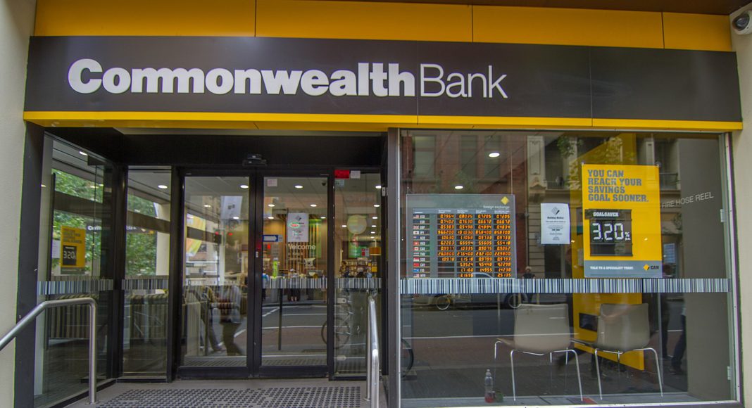 Commonwealth_Bank_branch_office; Picture Source: By Maksym Kozlenko - Own work, CC BY-SA 4.0,