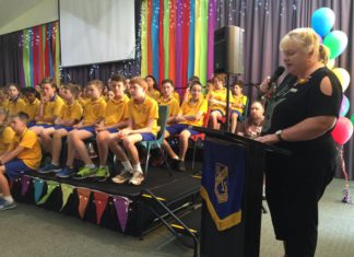 Deputy Principal Lisa McKeaton helping to run the Graceville State School; Image source: Twitter @GrahamPerrettMP