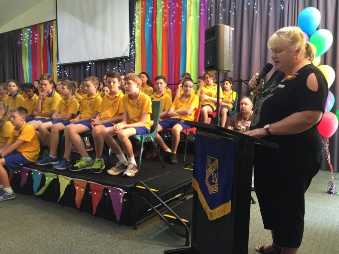 Deputy Principal Lisa McKeaton helping to run the Graceville State School; Image source: Twitter @GrahamPerrettMP