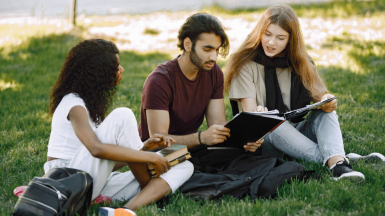 International students and backpackers will get $630 visa rebate, Here’ details