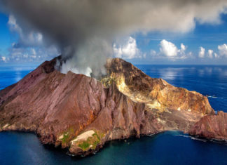 volcanic eruption; Image Source: @CANVA