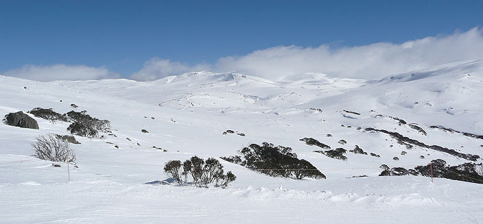 704px Towards Kosciuszko from Kangaroo Ridge in winter 1