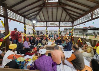 Hindus at Sri Durga Temple; Image Source; The Australia Today