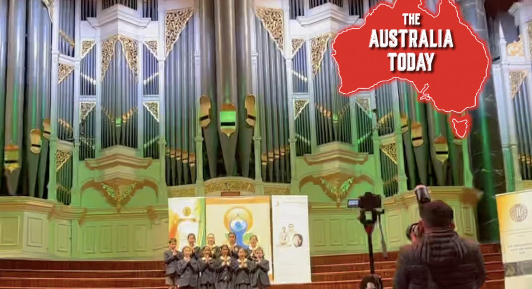 Sydney School students chanting mantras on International Yoga Day; Image Source: Indranil Halder - The Australia Today Sydney School students chanting mantras on International Yoga Day; Image Source: Indranil Halder - The Australia Today