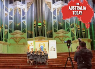 Sydney School students chanting mantras on International Yoga Day; Image Source: Indranil Halder - The Australia Today