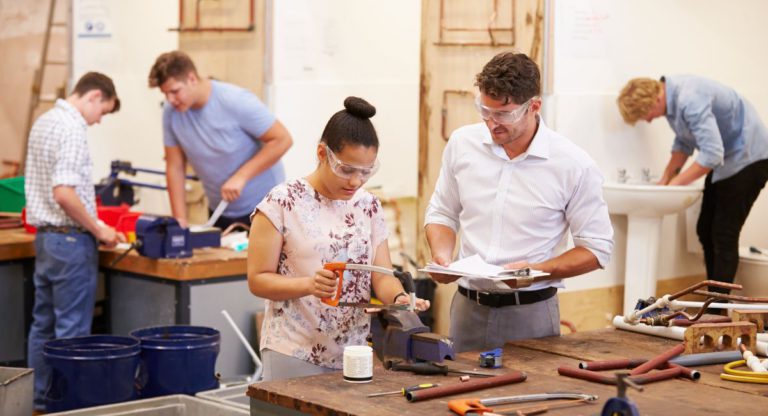 Queensland extends Free TAFE and apprenticeships for under 25s till 2023