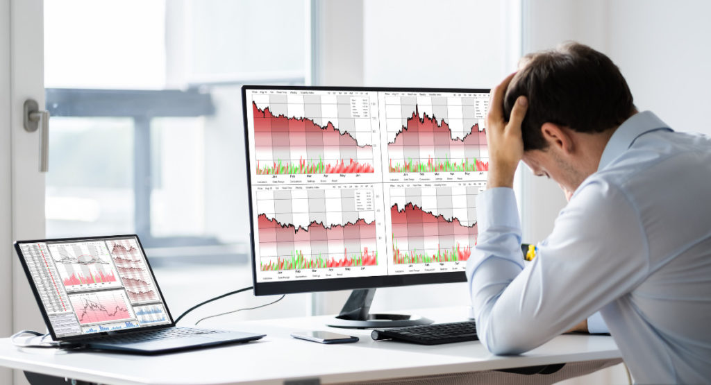 Bank loss; Image Source: @CANVA