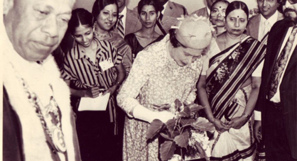 When Queen Elizabeth II ducked to avoid an accident in Fiji 3 image 17 3