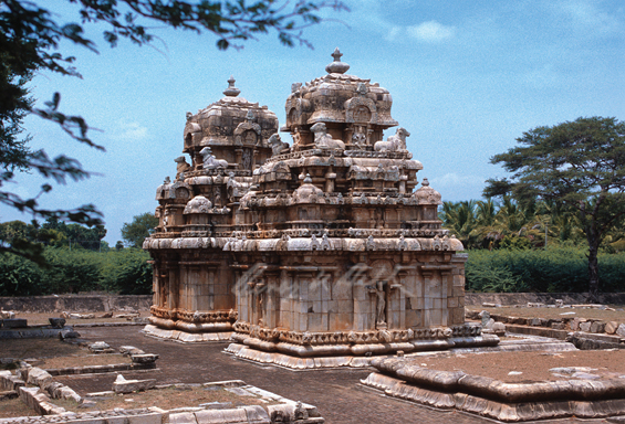 004 Mooverkoil Kodambulur. Pic. Benoy K Behl 1 4