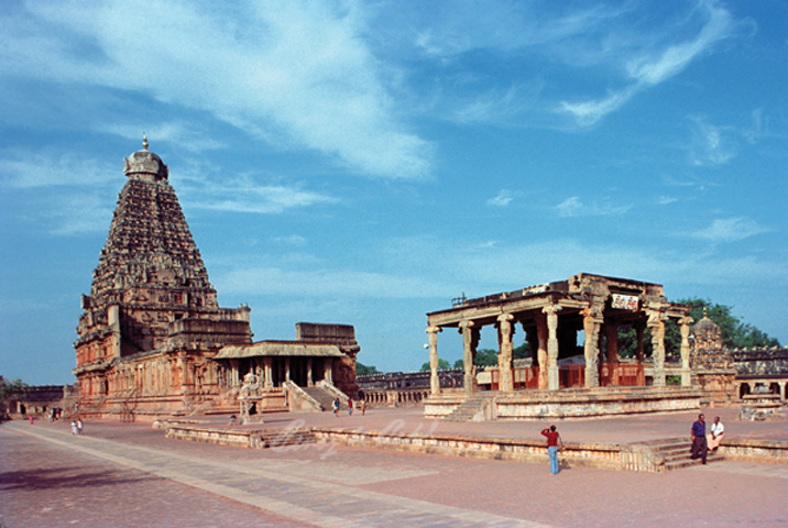 005 Brhadisvara Temple Thanjavur. Pic. Benoy K Behl 1 8