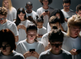 Screen time (Image source: CANVA)