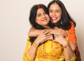 Representative picture of Mother and daughter; Image Source: @CANVA