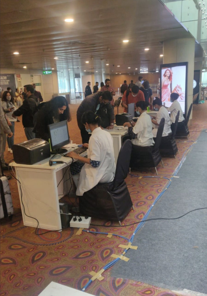 Indian Airport conducting RT-PCR Test; Image Source: Twitter @KanchanGupta
