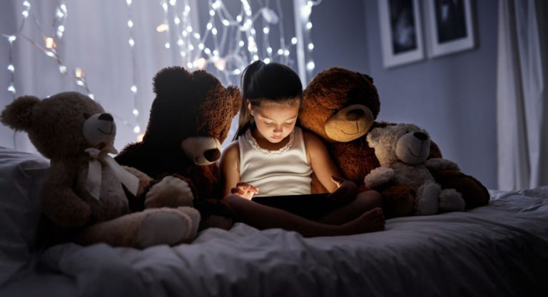 Structured school days can keep kids healthy. How can we maintain it over school holidays?