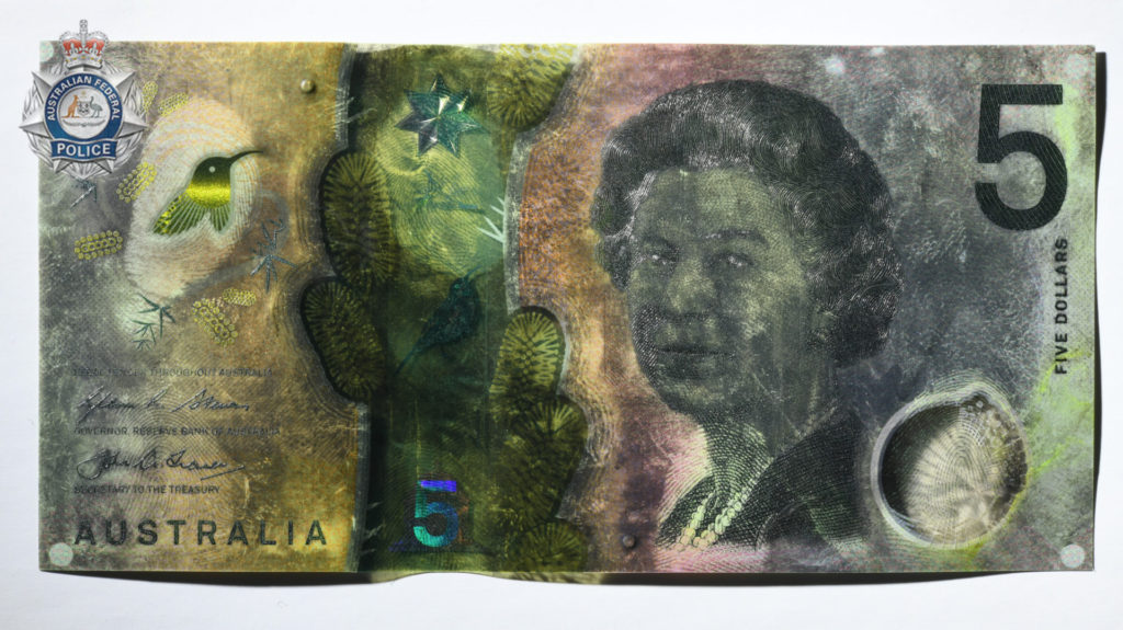 IMAGE Gold on banknote 9