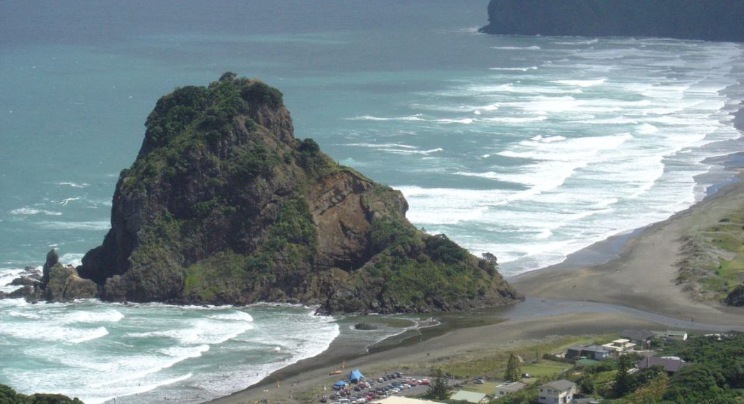 Image: Piha Beach, west of Auckland, in New Zealand (Source: Wikipedia)