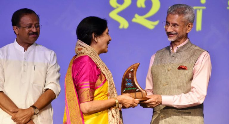 Melbourne’s Dr Mridul Kirti conferred with World Hindi Award