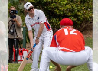 Image: PM Albanese playing cricket at Kirribilli House (Source: Twitter)