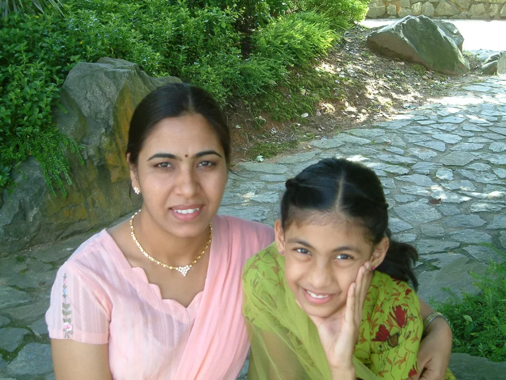 1 kTWzHmdxefaw1VVCU9t3VQ 77