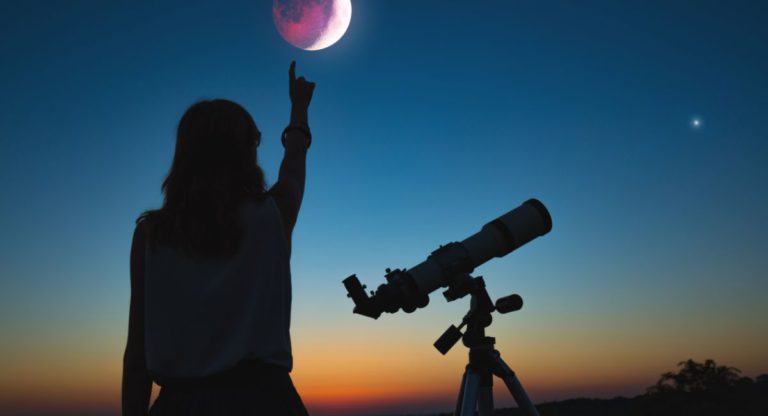 How adventurous female ‘eclipse chasers’ have contributed to science in Australia
