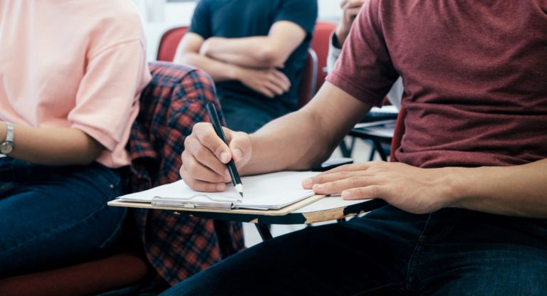 Australian university students launch class action for doing unaccredited course