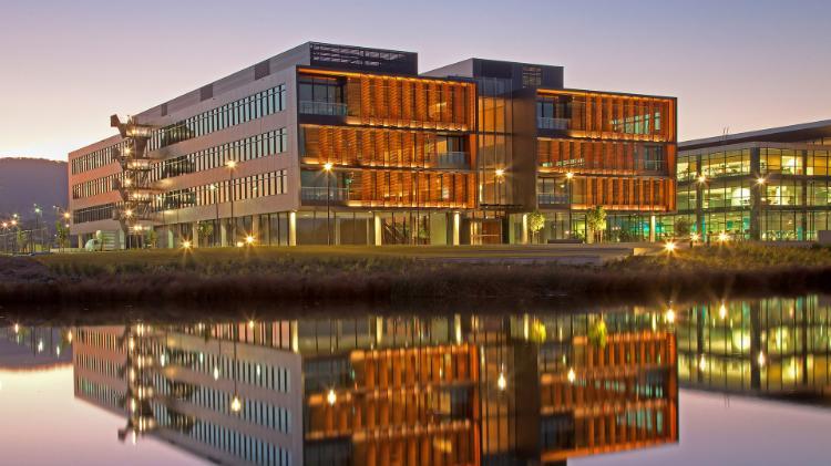 iC DeeKramer109 750x421 1 35