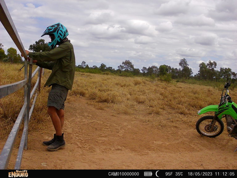 <strong>Activist charged over alleged sabotage of central Queensland cattle operation</strong>