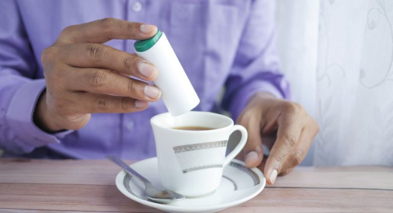 Does artificial sweetener aspartame really cause cancer?
