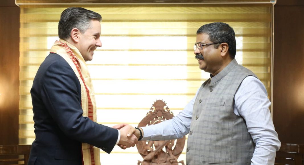 Health Minister Mark Butler and Indian Sills Minister Dharmendra Pradhan Image Source: PIB