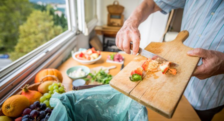 Can we do something about Australia’s food waste crisis and its adverse economic effect?