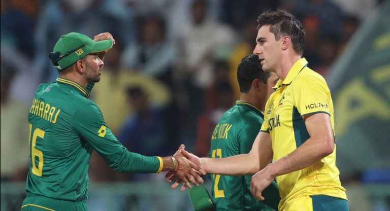 South Africa dominates Australia with a convincing 134-run victory in World Cup