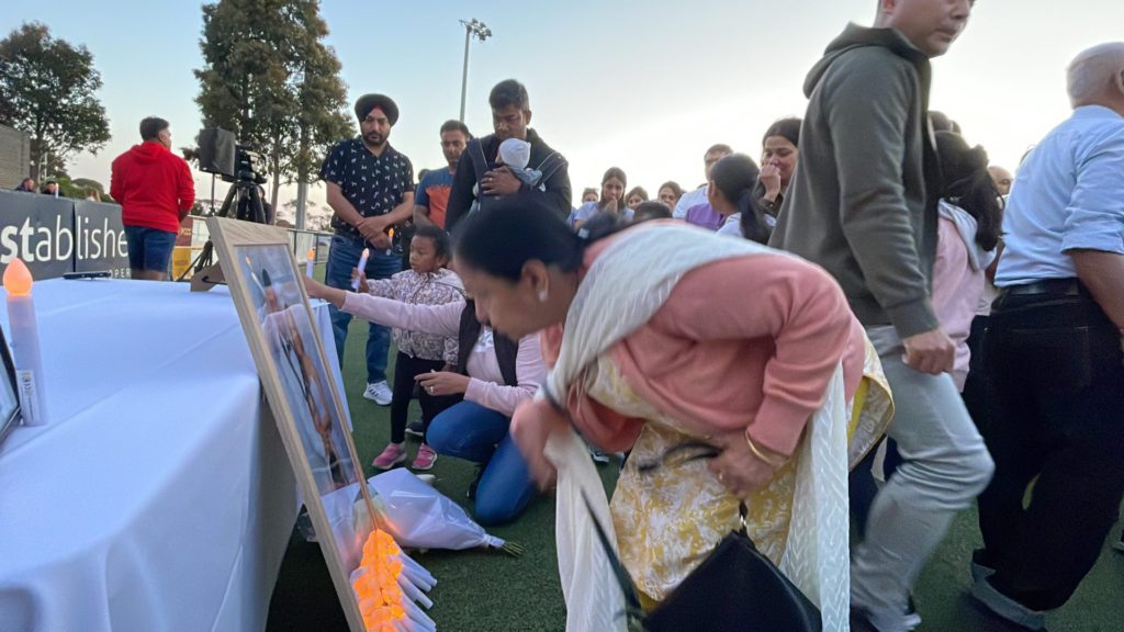Tears and Tribute: Hundreds gather to honour memories of Pratibha, Anvi, Jatin, Vivek and Vihaan 16 Community Vigil for Daylesford incident victims; Image Source: The Australia Today