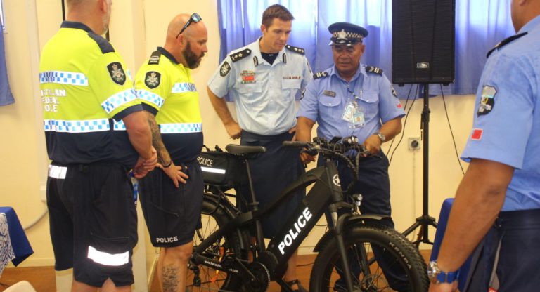 Australia helps Samoan police patrol go mobile