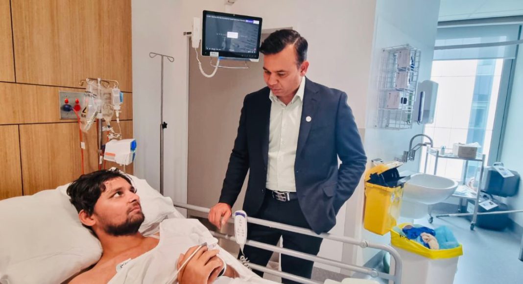 Image: Sameer Pandey visiting Nirbhay Chauhan in hospital 9Source: Sameer Pandey - Facebook)