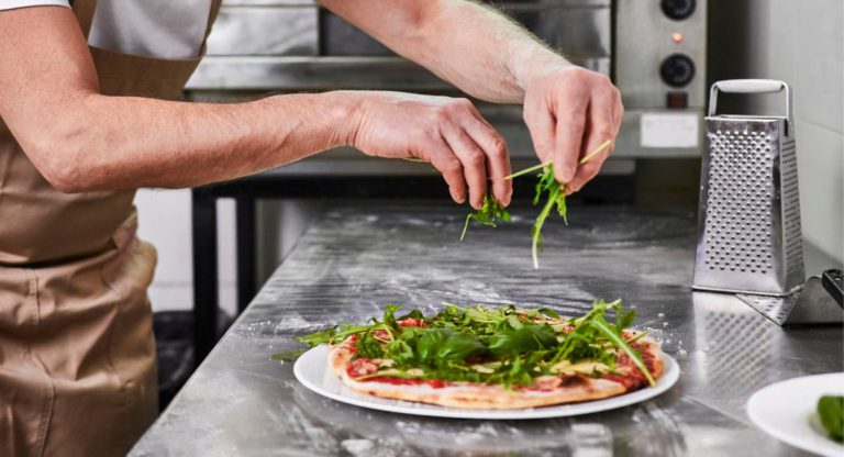 Former Pizza Hut franchisee penalised for failing to back-pay entitlements to two workers