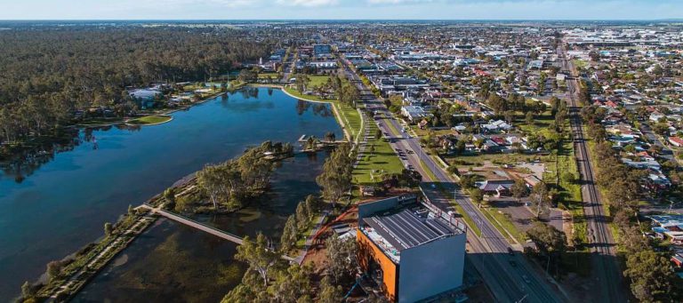 20-year-old woman critical after set alight in Shepparton