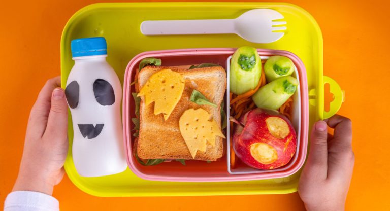 Here’s how parents can prepare healthy lunchbox and keep costs down