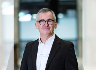 Supermarket giant Woolworths CEO resigns amidst massive $781 million loss