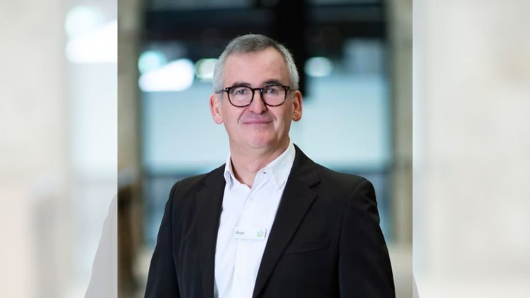 Supermarket giant Woolworths CEO resigns amidst massive $781 million loss