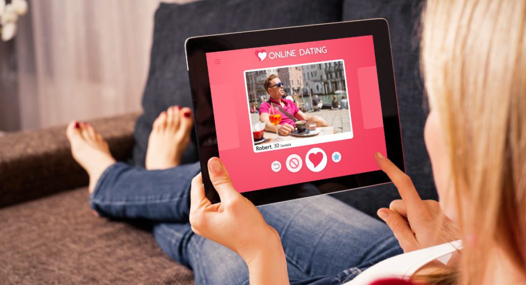 Online Dating ; Image Source @Canva