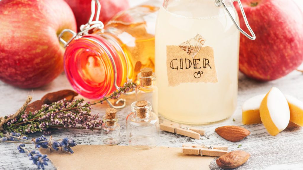 An apple cider vinegar drink; Image Source @Canva
