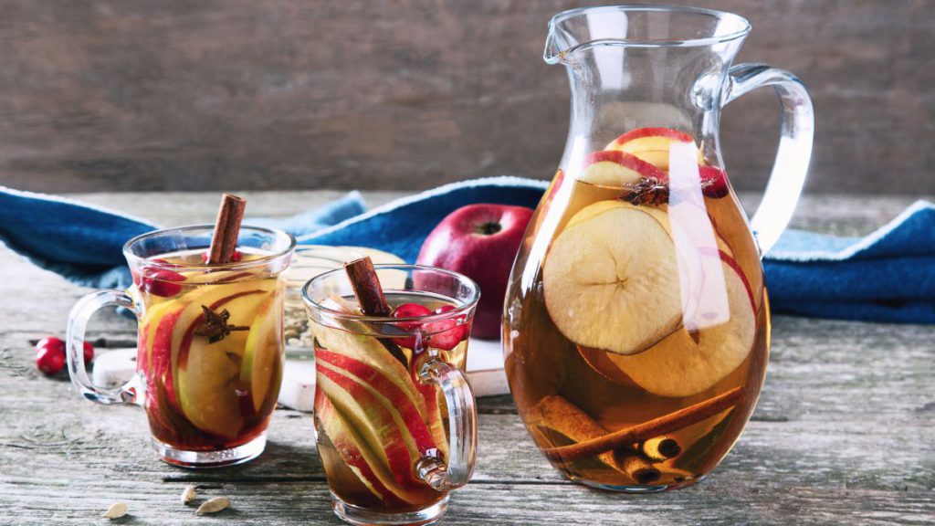 An apple cider vinegar drink; Image Source @Canva