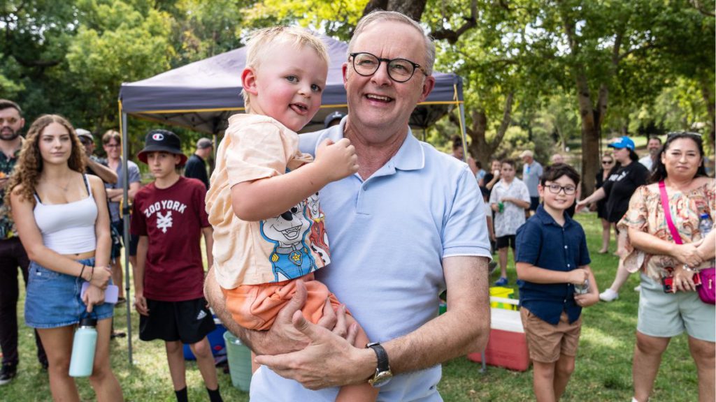 Government to pay super on paid parental leave, benefitting 180,000 families a year 2 Image 12 2