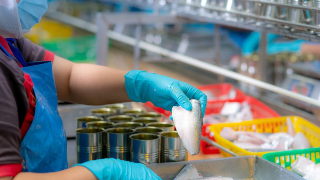 Low paid workers food industry; Image Source @Canva